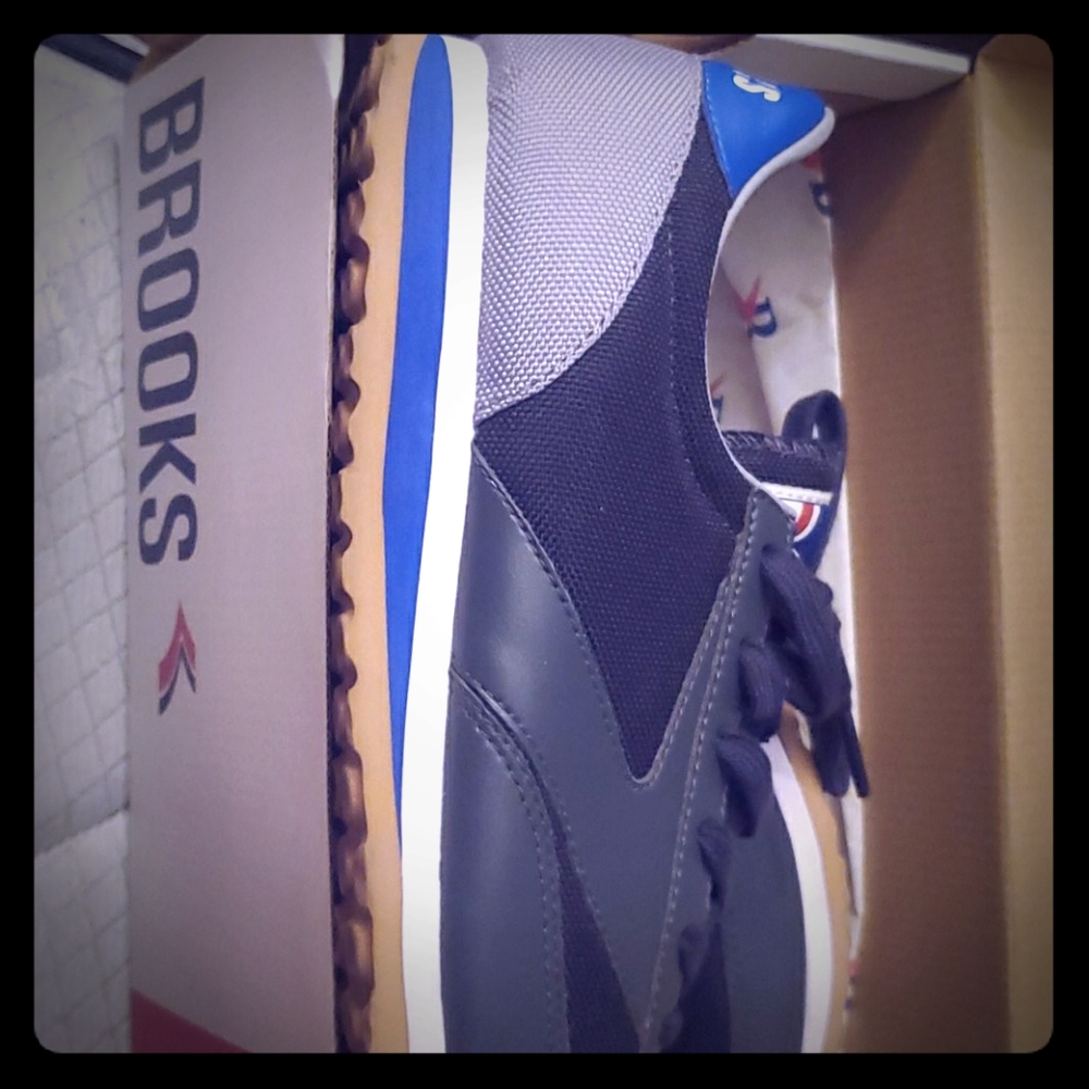 Brooks sneakers (worn once)